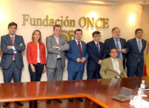 Representantes de la Fundación ONCE y de las organizaciones firmantes del Manifiesto.