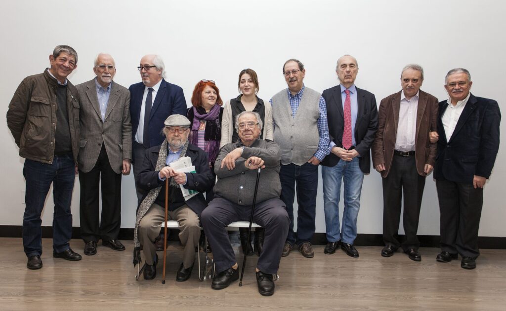 Foto de familia de los premiados en los Tiflos de Literatura 2017.