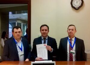 Arsenio Escolar, Presidente AEEPP, César Ramos, diputado PSOE e Ignacio Rojas, vicepresidente de AEEPP.