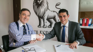 Pedro J. Ramírez, director de 'El Español' y Jorge Calabrés, director de 'El Bernabéu'.