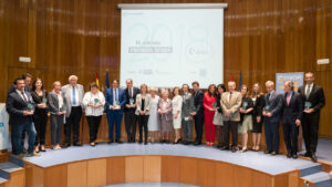Foto de familia de los galardonados en la IX Edición de los premios anuales de Grupo Senda.
