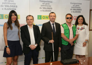 Sheila, Luis Natalio Royo, Luis MIguel López, Ángel y Yarisa durante la presentación del Informe Valor Compartido del Grupo Social ONCE.