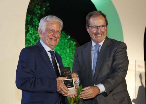 Manuel Jiménez recibe premio de turismo de Andalucía