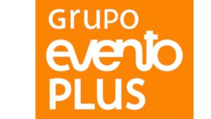 Logo del Grupo Eventoplus sobre fondo naranja