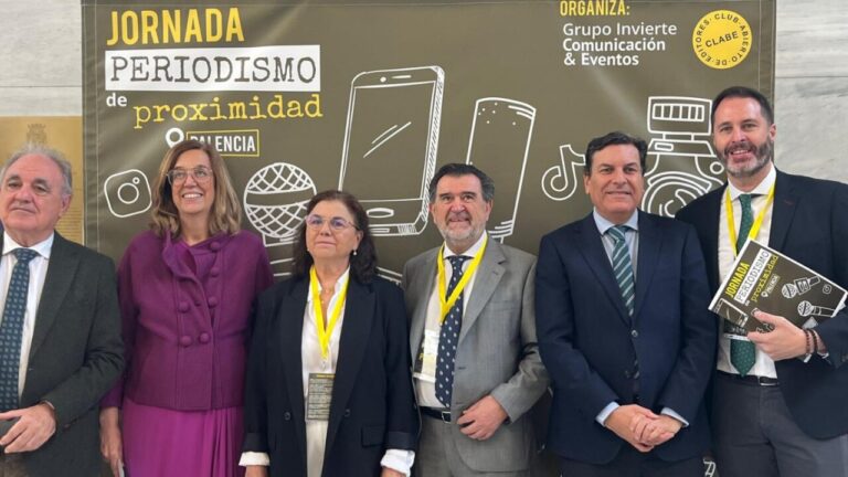 Participantes en la jornada de periodismo de proximidad en Palencia