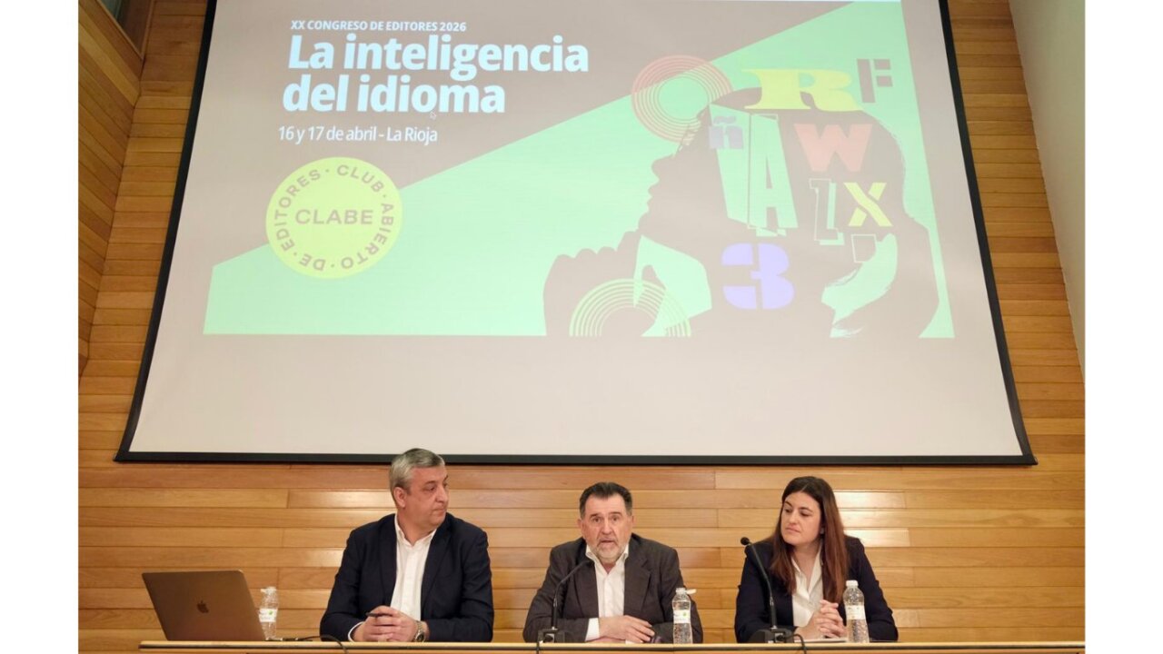 Chus del Río, Arsenio Escolar y Laura Urbieta durante la rueda de prensa del XX Congreso de Editores CLABE